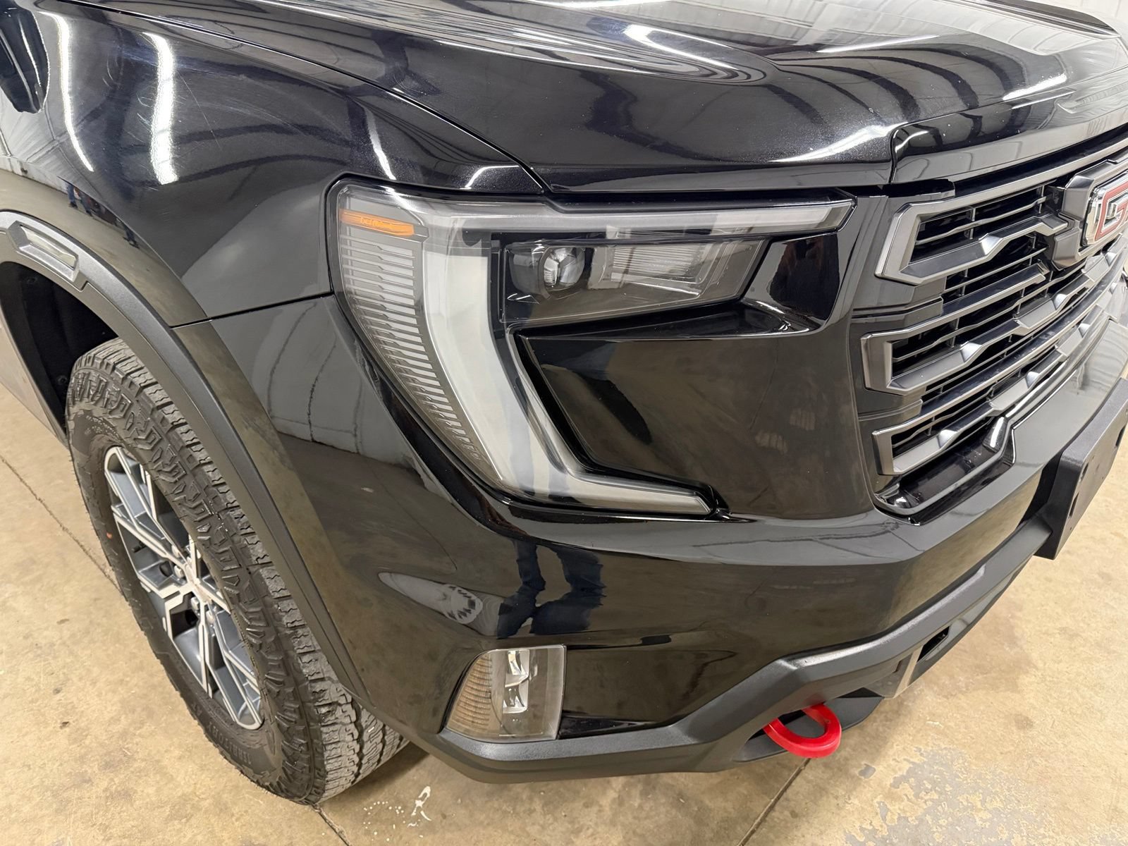 Used 2024 GMC Acadia AT4 w/ Luxury Package AWD/4WD image 4
