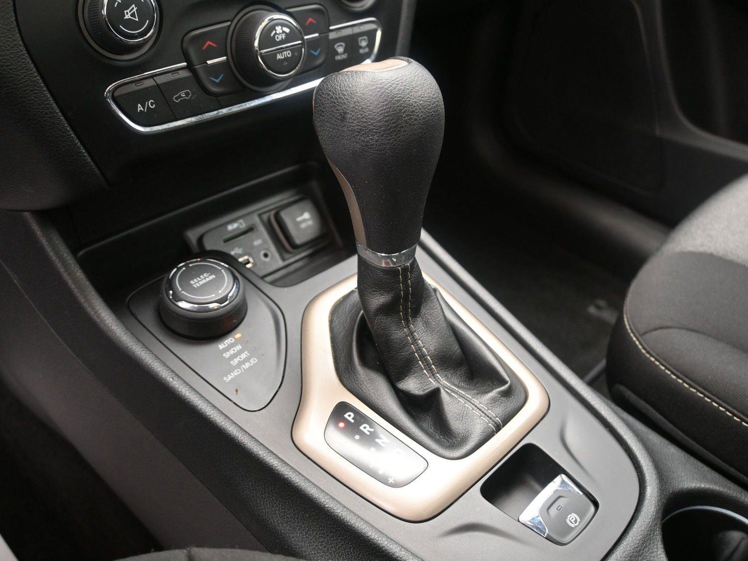 Used 2014 Jeep Cherokee Altitude w/ Comfort/Convenience Group image 5