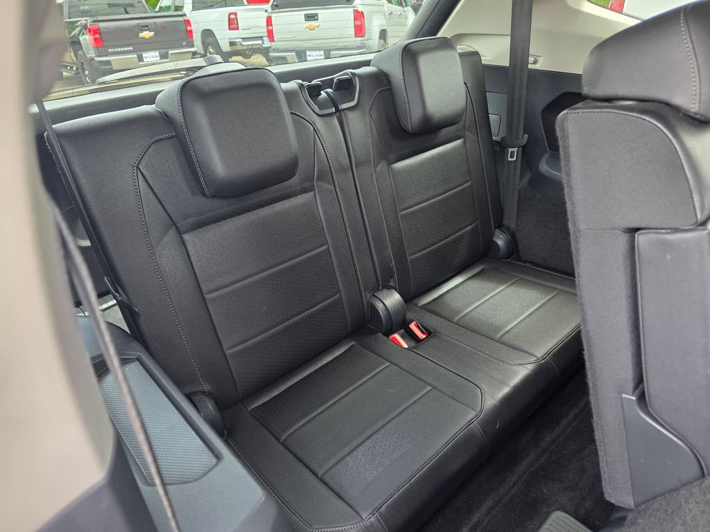 Used 2020 Volkswagen Tiguan SE FWD image 23