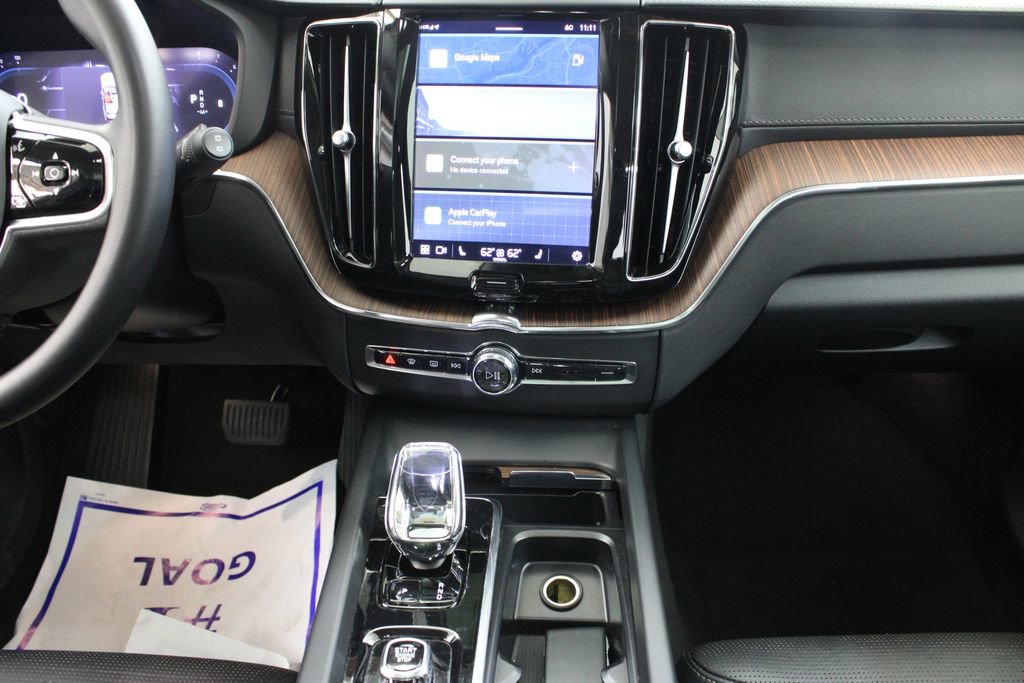 Used 2023 Volvo XC60 B5 Ultimate image 23