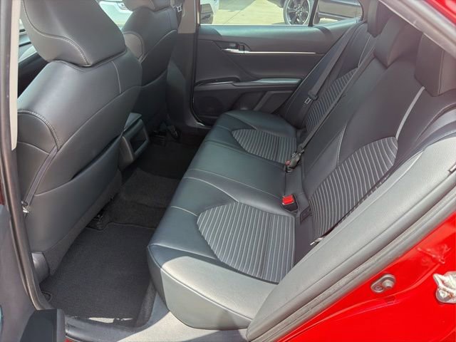 Used 2019 Toyota Camry SE w/ Convenience Package FWD image 14