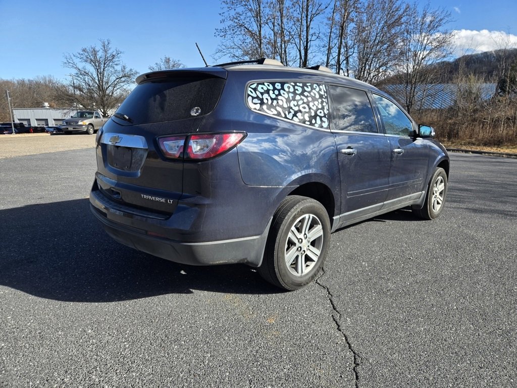 Used 2015 Chevrolet Traverse LT image 2