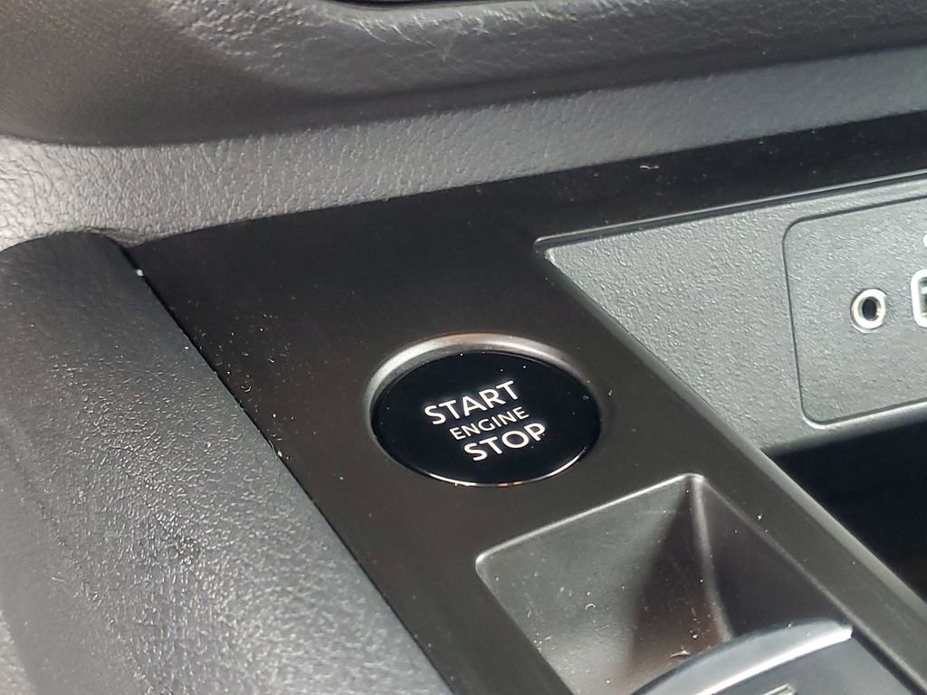 Used 2025 Nissan Kicks S image 18