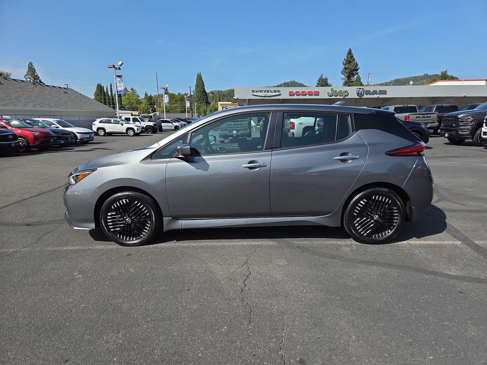Used 2024 Nissan Leaf SV Plus FWD image 11