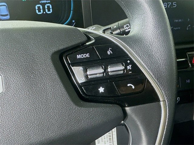 Used 2024 Kia Niro LX image 8