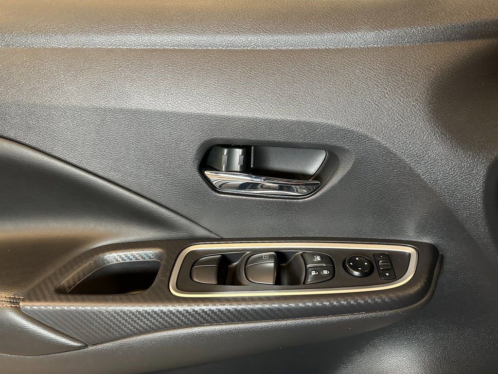 Used 2024 Nissan Versa SR w/ Trunk Package image 17
