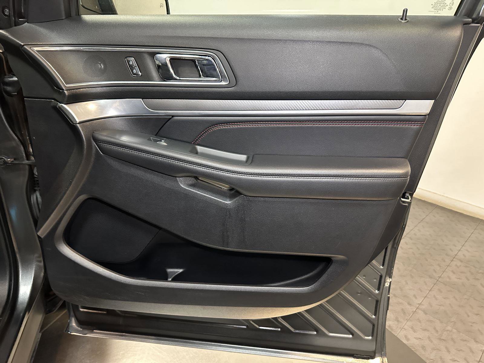 Used 2018 Ford Explorer Sport image 37