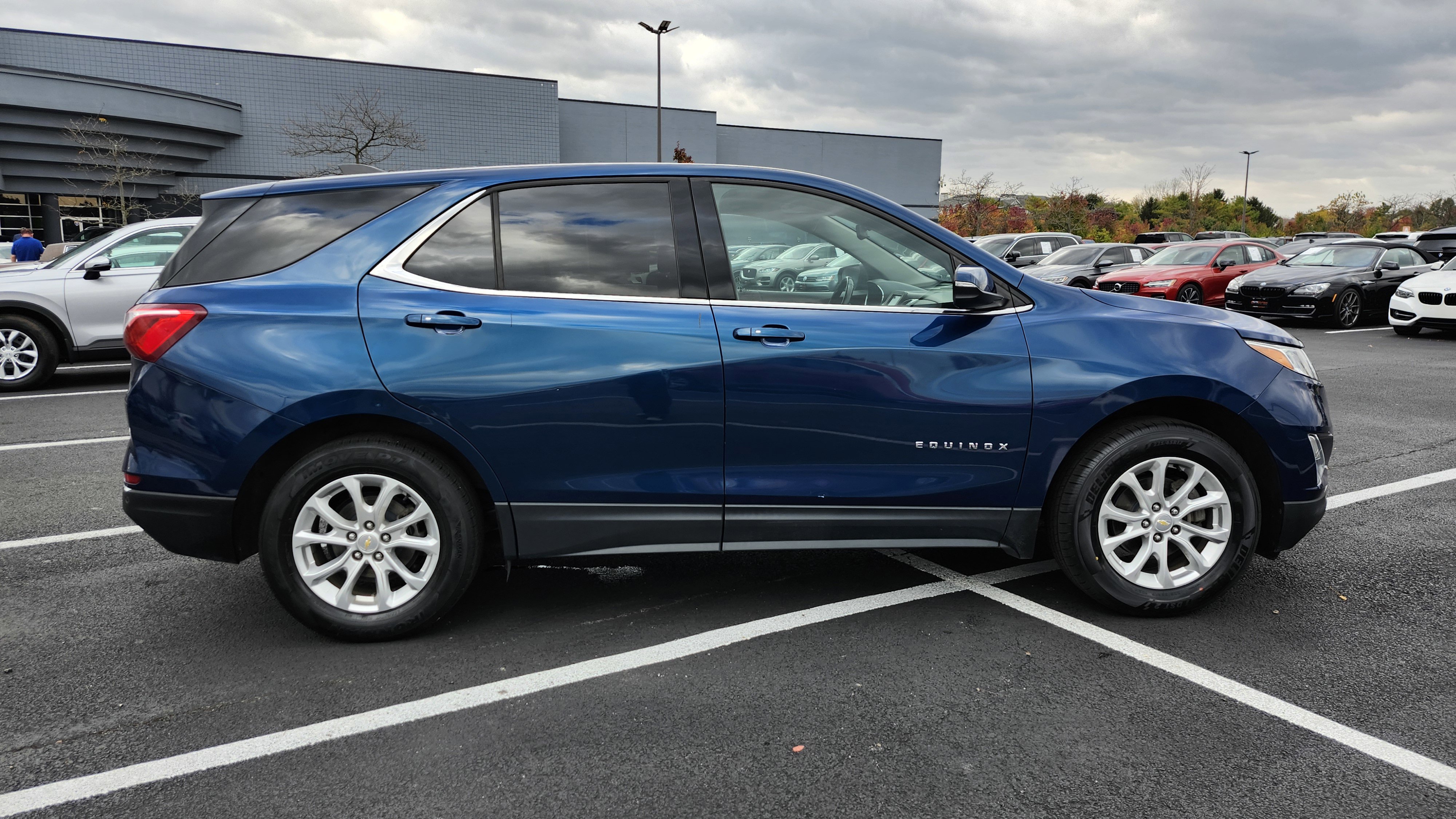 Used 2019 Chevrolet Equinox LT w/ Driver Convenience Package image 12