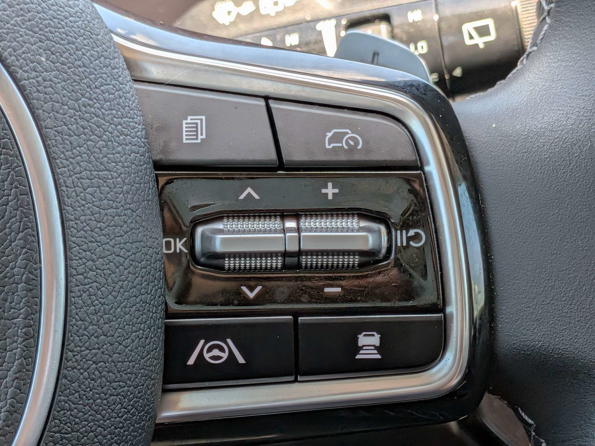 Certified 2025 Kia Sorento EX AWD/4WD image 35