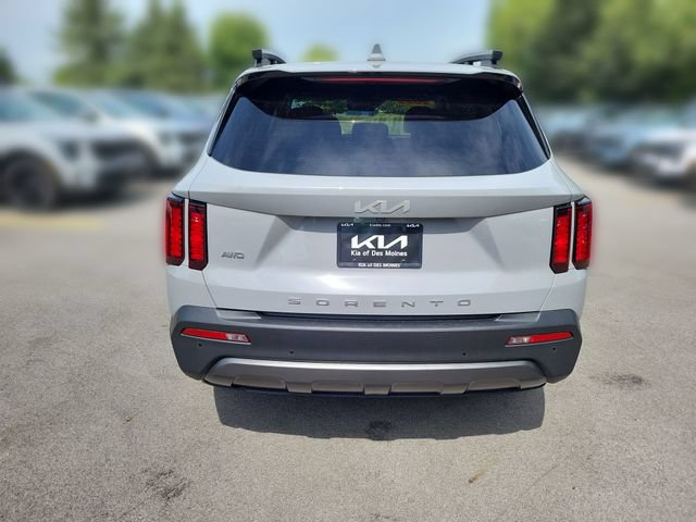 Certified 2022 Kia Sorento S w/ Panoramic Sunroof Package AWD/4WD image 4