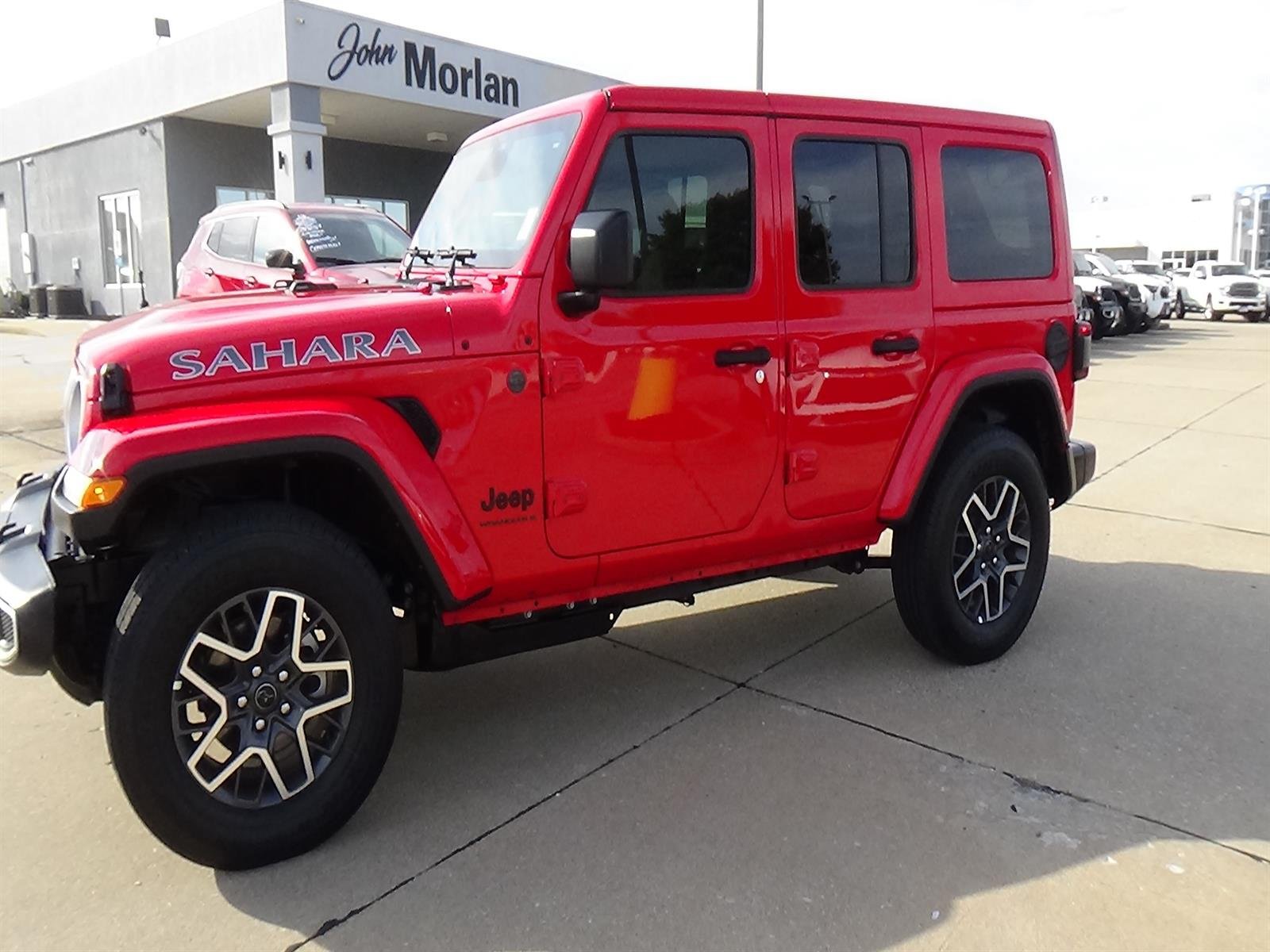 Used 2026 Jeep Wrangler Unlimited Sahara AWD/4WD image 2