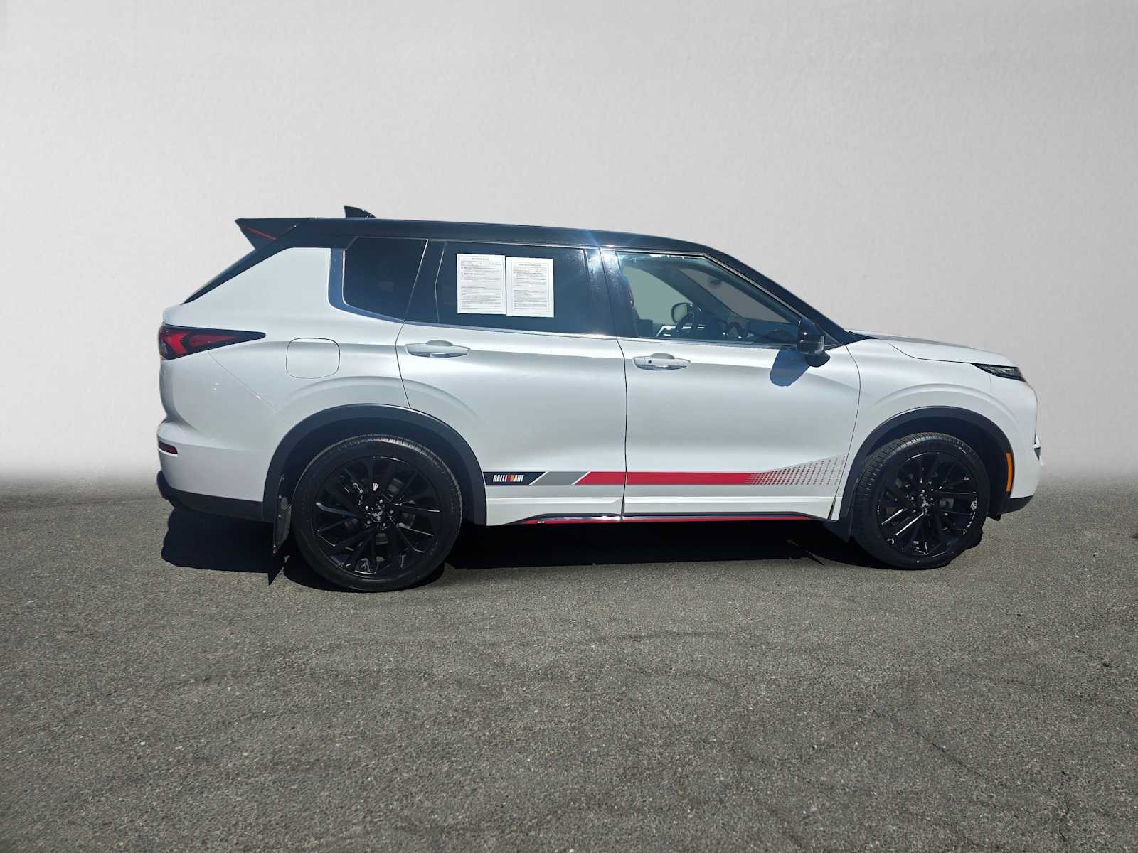Used 2024 Mitsubishi Outlander Ralliart AWD/4WD image 2