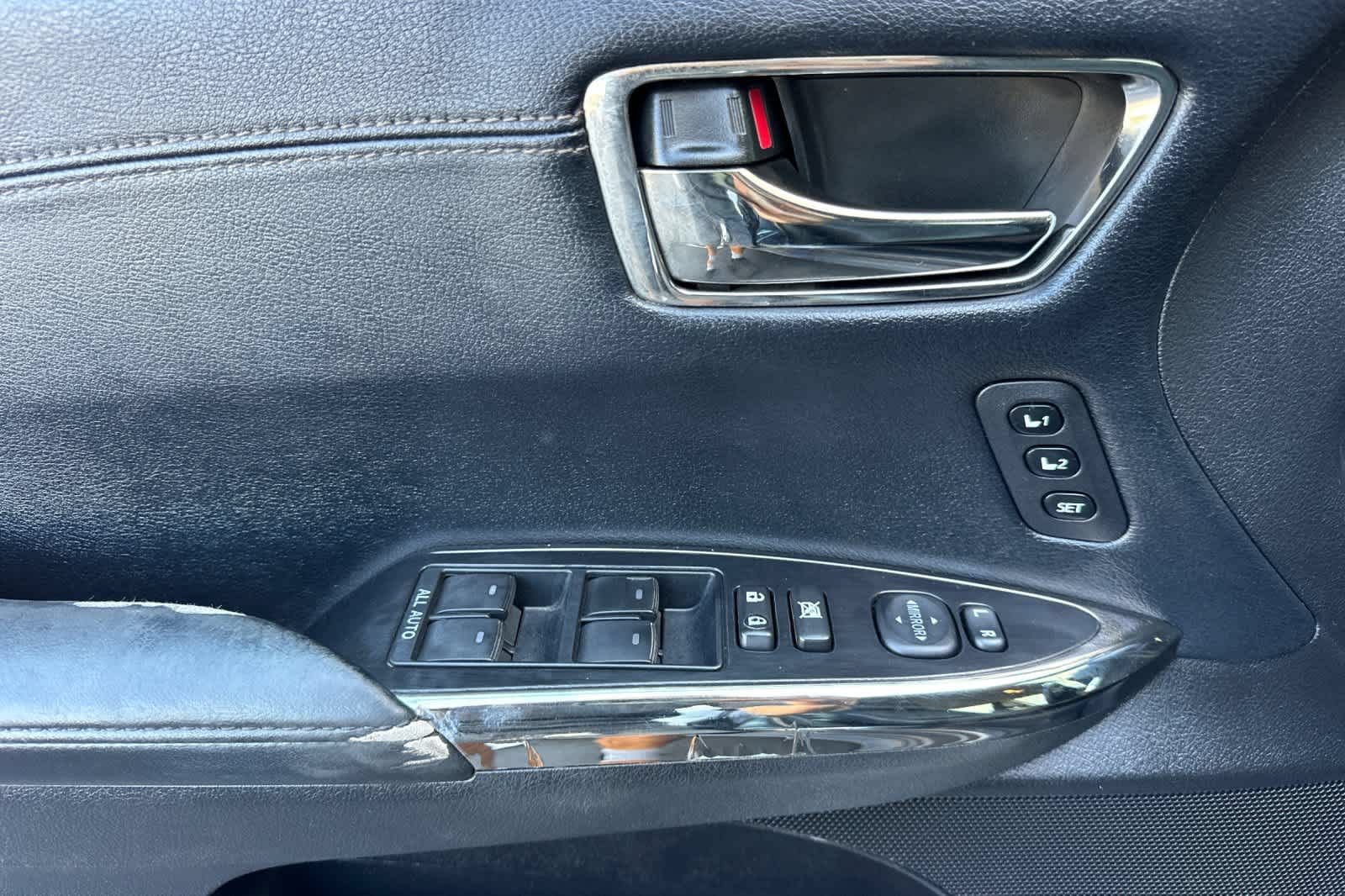 Used 2014 Toyota Avalon XLE Touring FWD image 12