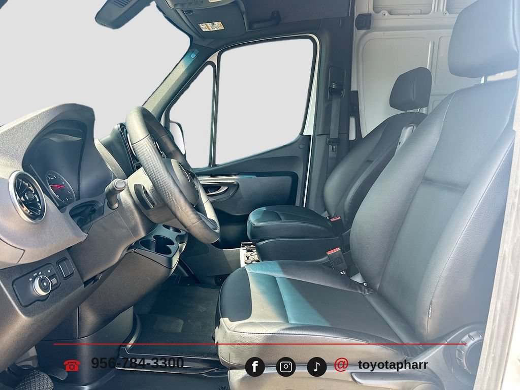 Used 2025 Mercedes-Benz Sprinter 2500 image 20
