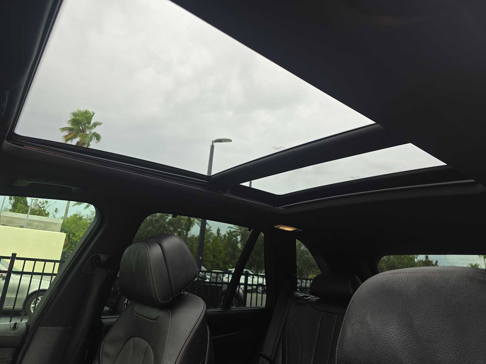 Used 2017 BMW X5 xDrive50i image 28