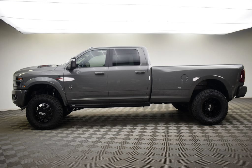 New 2026 RAM 3500 Laramie w/ Night Edition AWD/4WD image 17