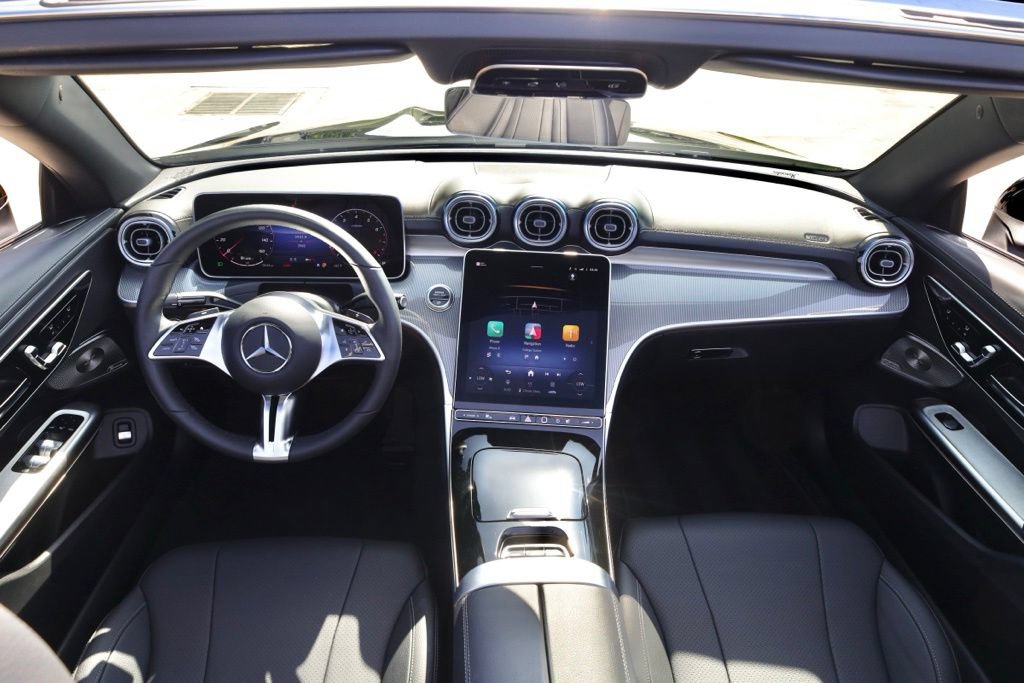 Used 2025 Mercedes-Benz CLE 300 4MATIC Cabriolet image 20