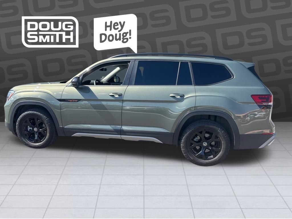 Used 2024 Volkswagen Atlas Peak Edition SEL AWD/4WD image 2