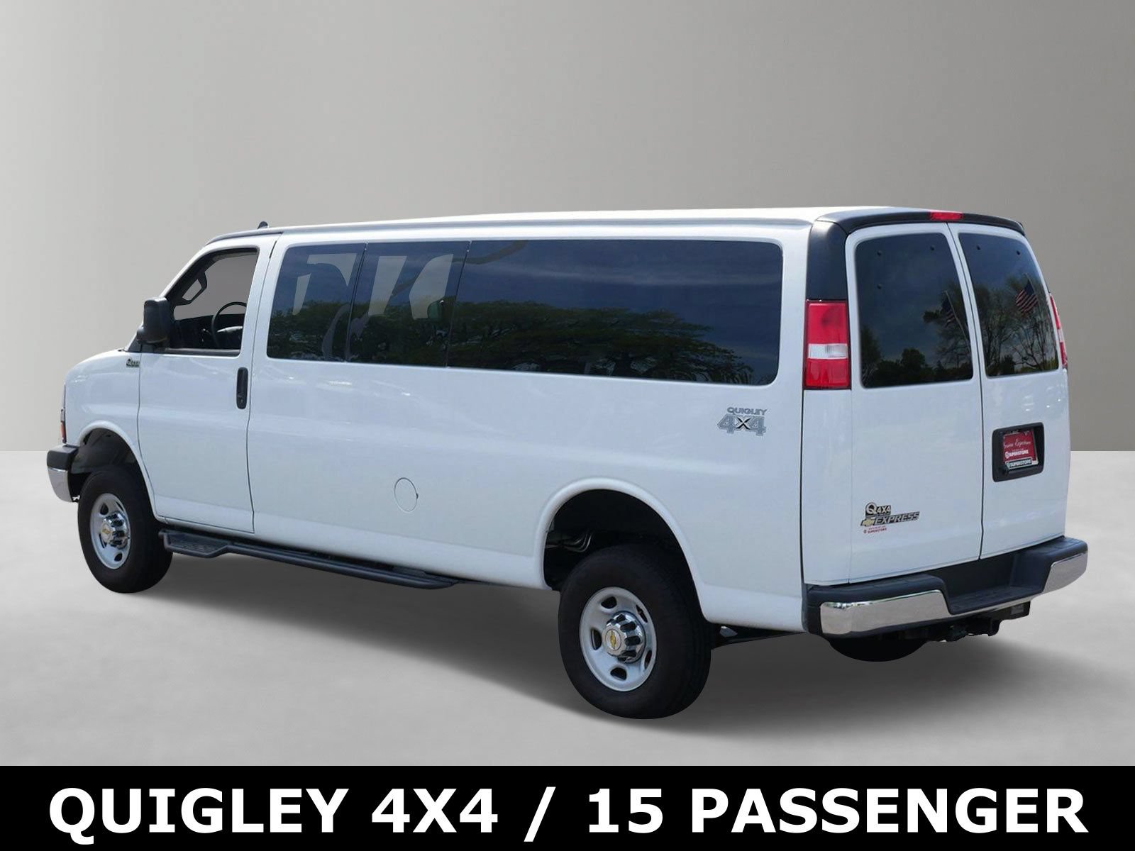 Used 2024 Chevrolet Express 3500 LT w/ LT Preferred Equipment Group RWD image 5