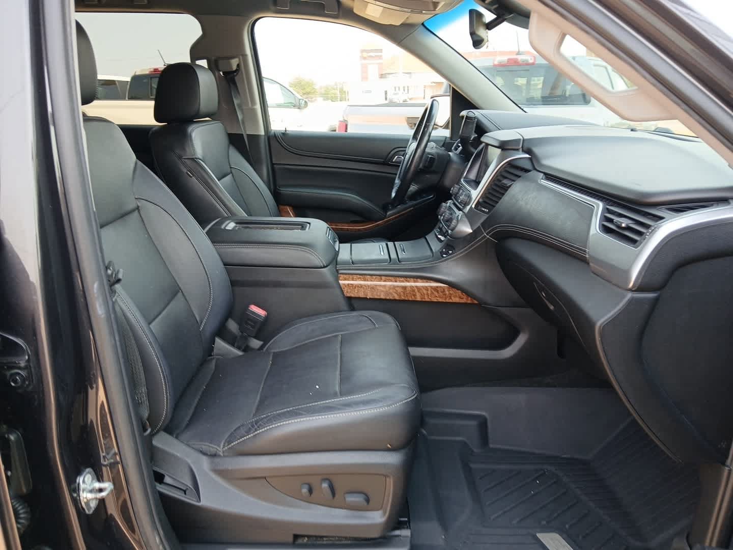 Used 2018 Chevrolet Suburban Premier AWD/4WD image 47