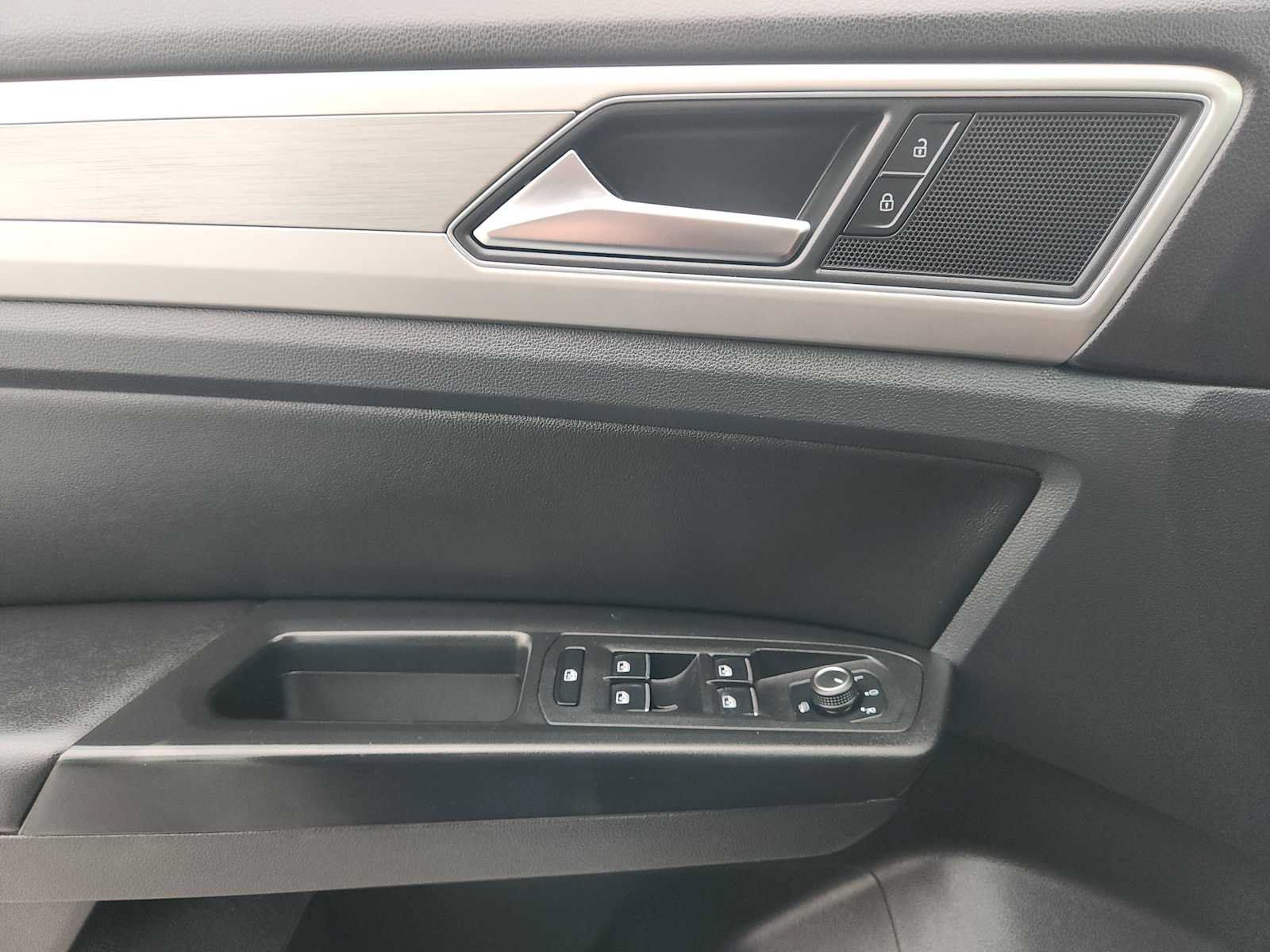 Used 2018 Volkswagen Atlas SE AWD/4WD image 26