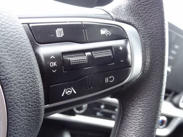 Used 2025 Kia Sportage LX FWD image 18