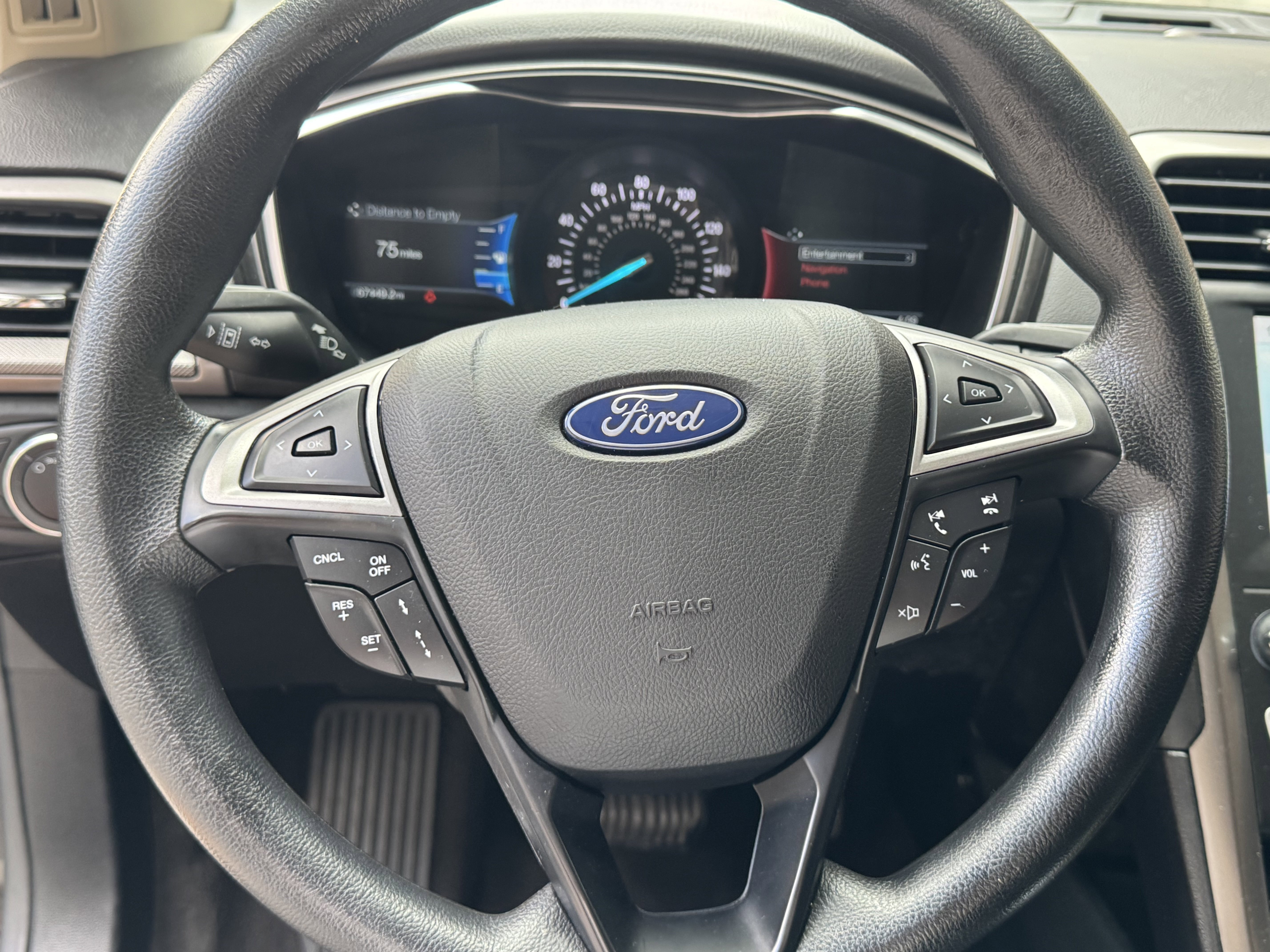 Used 2020 Ford Fusion SE image 20