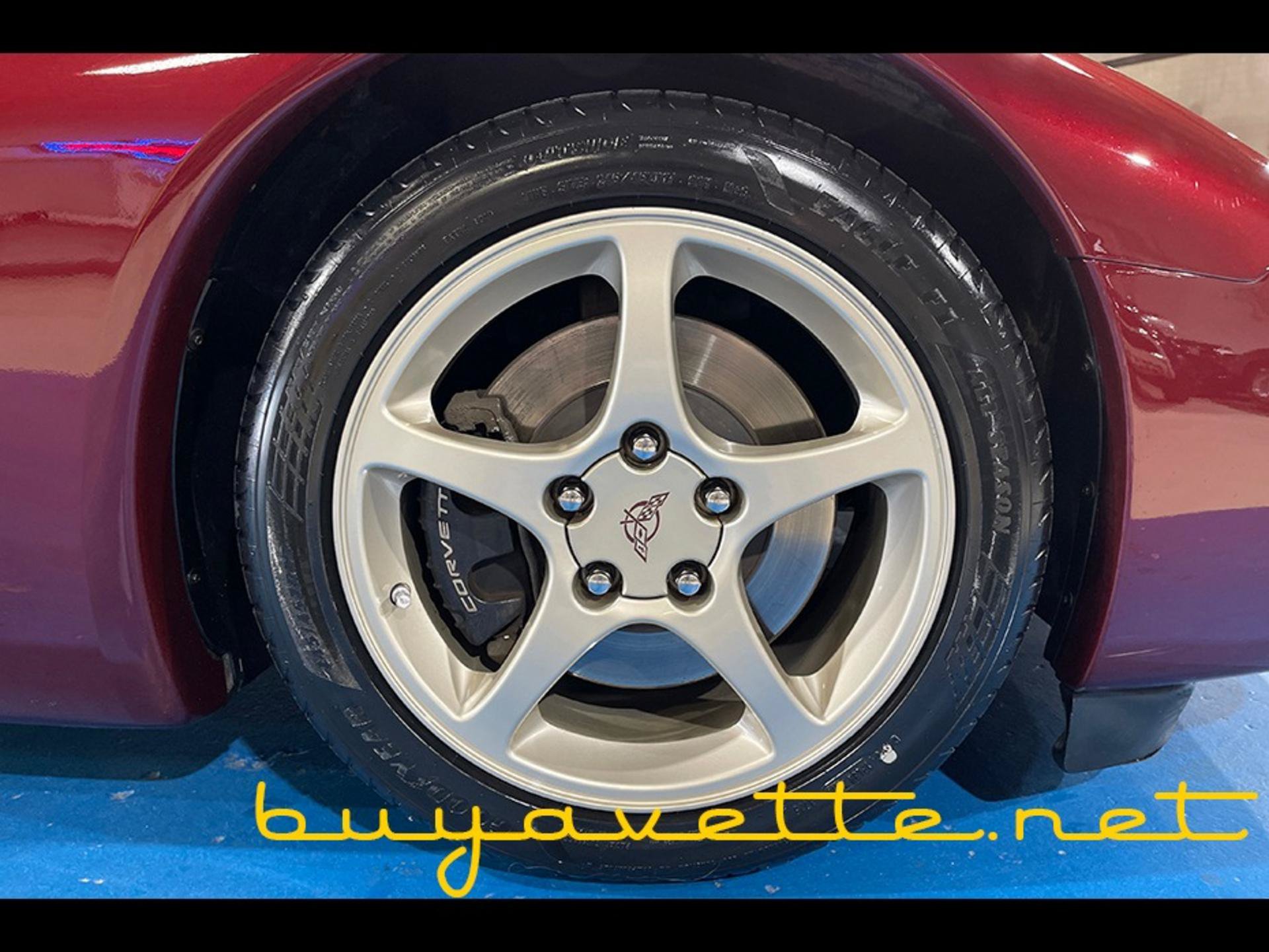 Used 2003 Chevrolet Corvette Coupe w/ Preferred Equipment Group RWD image 11