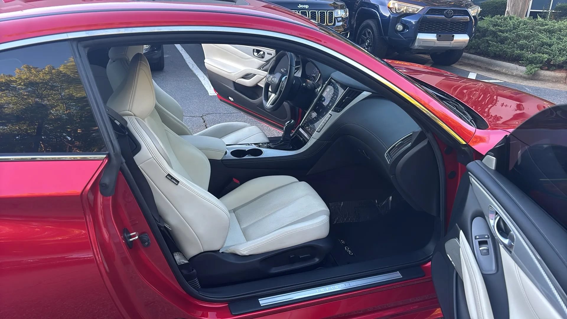 Used 2017 INFINITI Q60 Red Sport 400 RWD image 19