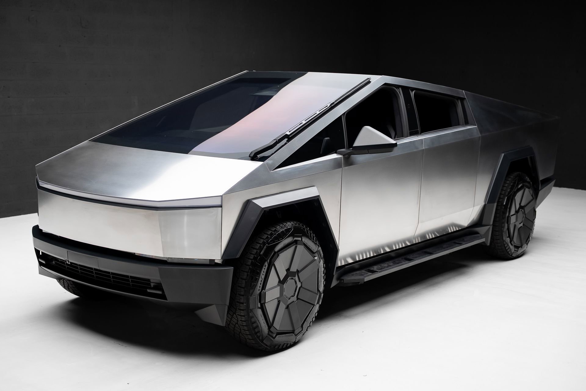Used 2024 Tesla Cybertruck Cyberbeast AWD/4WD image 5