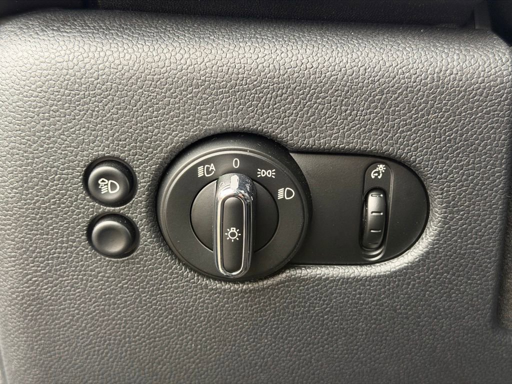 Certified 2023 MINI Cooper SE image 22