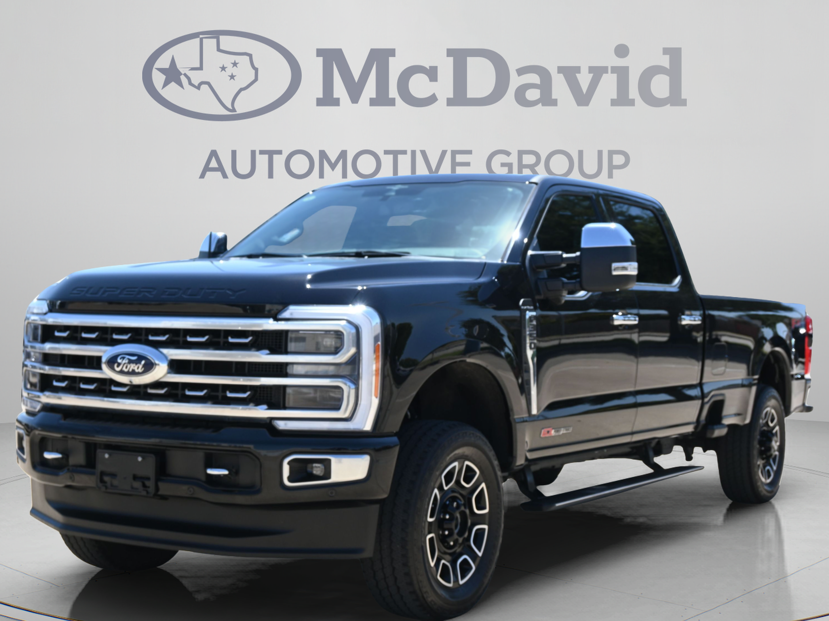 Used 2023 Ford F350 Platinum w/ FX4 Off-Road Package AWD/4WD image 2