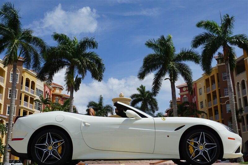 Used 2017 Ferrari California T RWD image 31