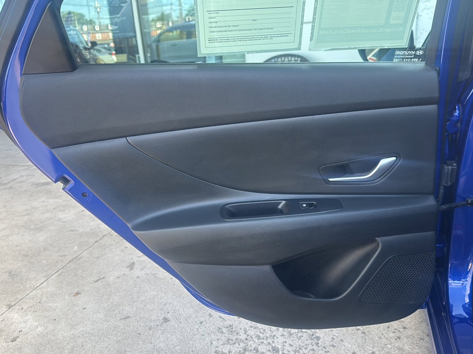 Used 2025 Hyundai Elantra SE FWD image 21