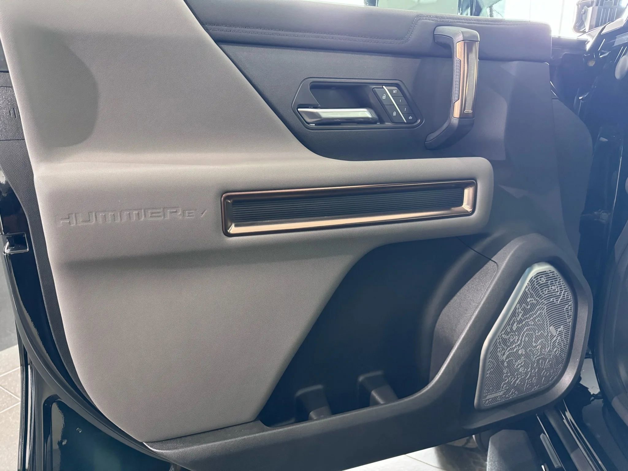 Used 2024 GMC Hummer EV 2X w/ LPO, Illumination Package image 26