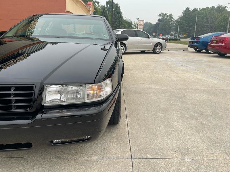 Used 2001 Cadillac Eldorado Touring FWD image 4