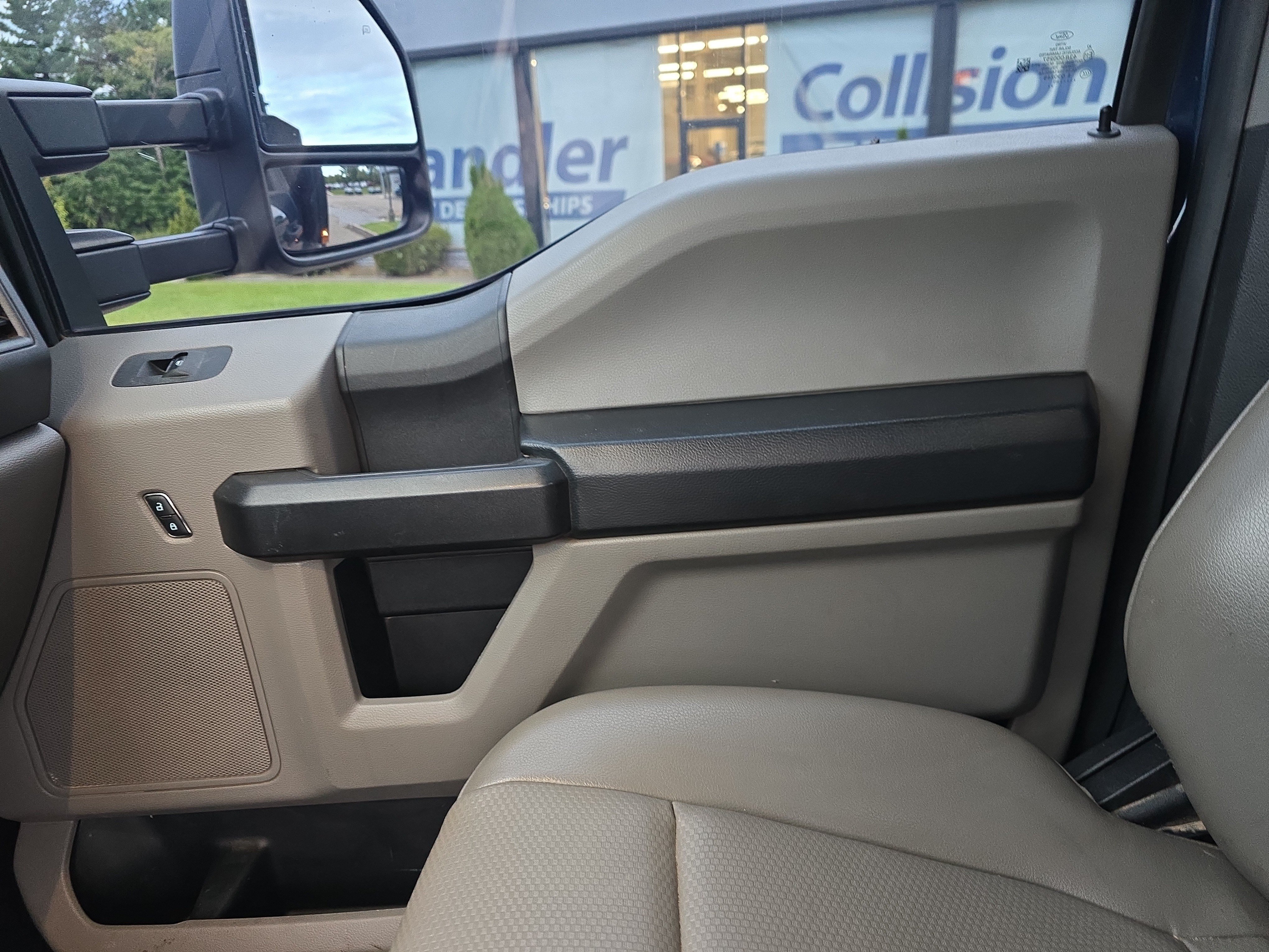 Used 2020 Ford F550 4x4 Regular Cab Super Duty image 31