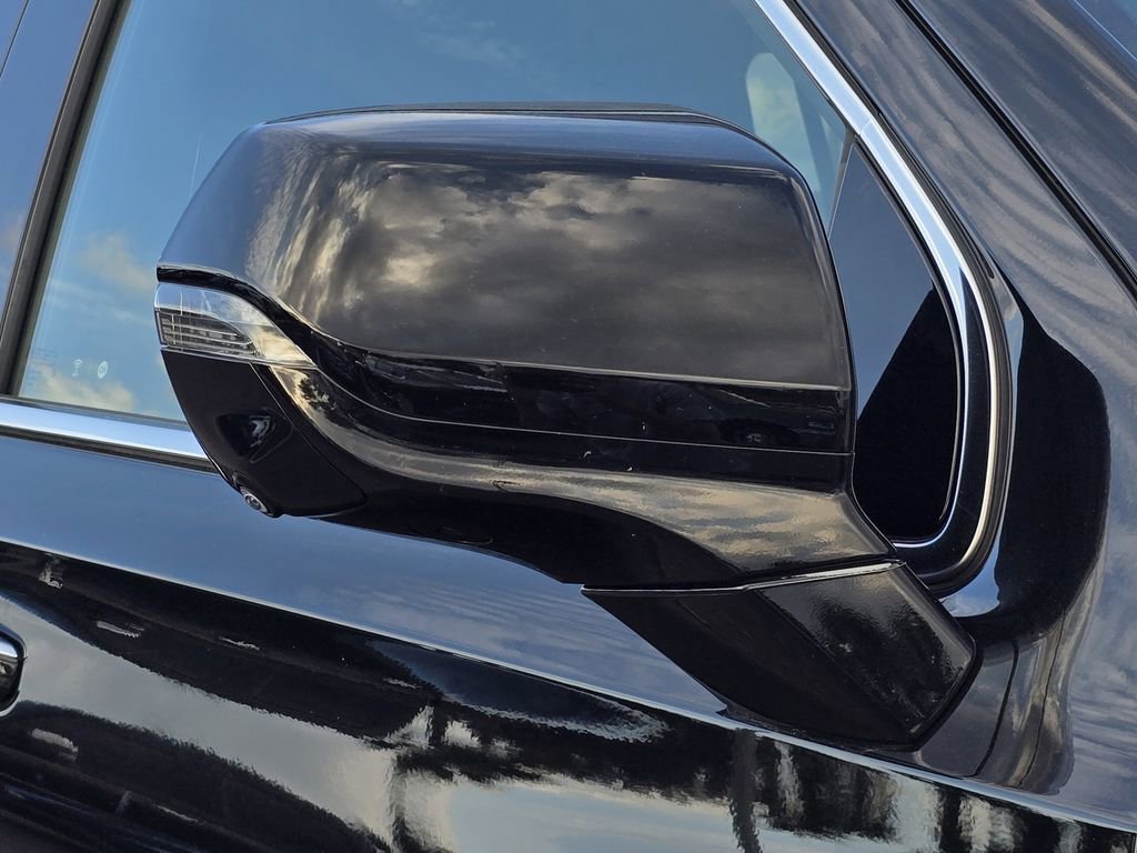 Used 2022 Cadillac Escalade ESV Premium Luxury image 13