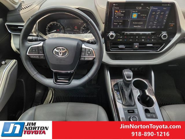 Used 2021 Toyota Highlander Platinum AWD/4WD image 28