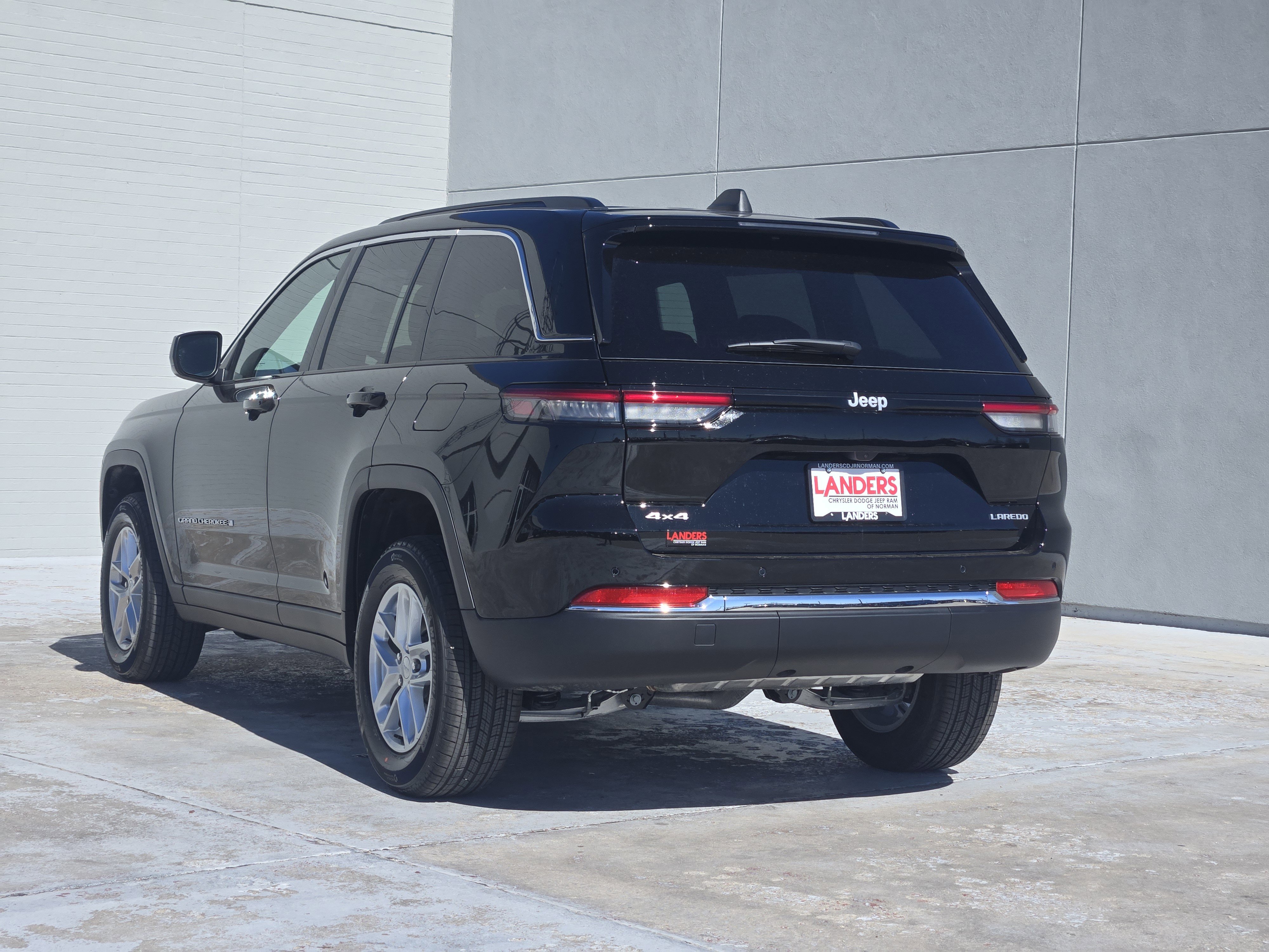 New 2026 Jeep Grand Cherokee Laredo X image 3