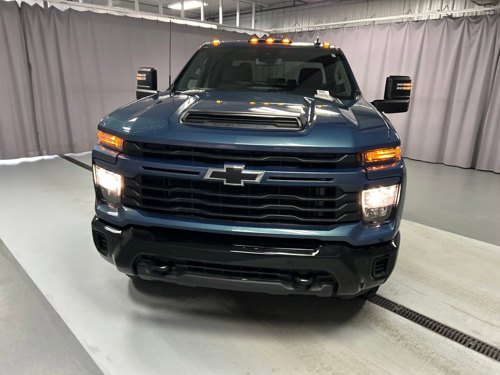 Used 2025 Chevrolet Silverado 2500 Custom w/ Custom Value Package AWD/4WD image 2