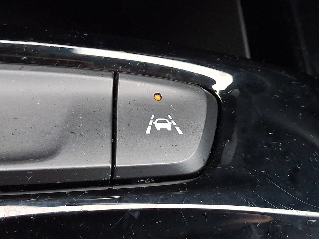 Used 2025 Chevrolet Trax LT FWD image 26