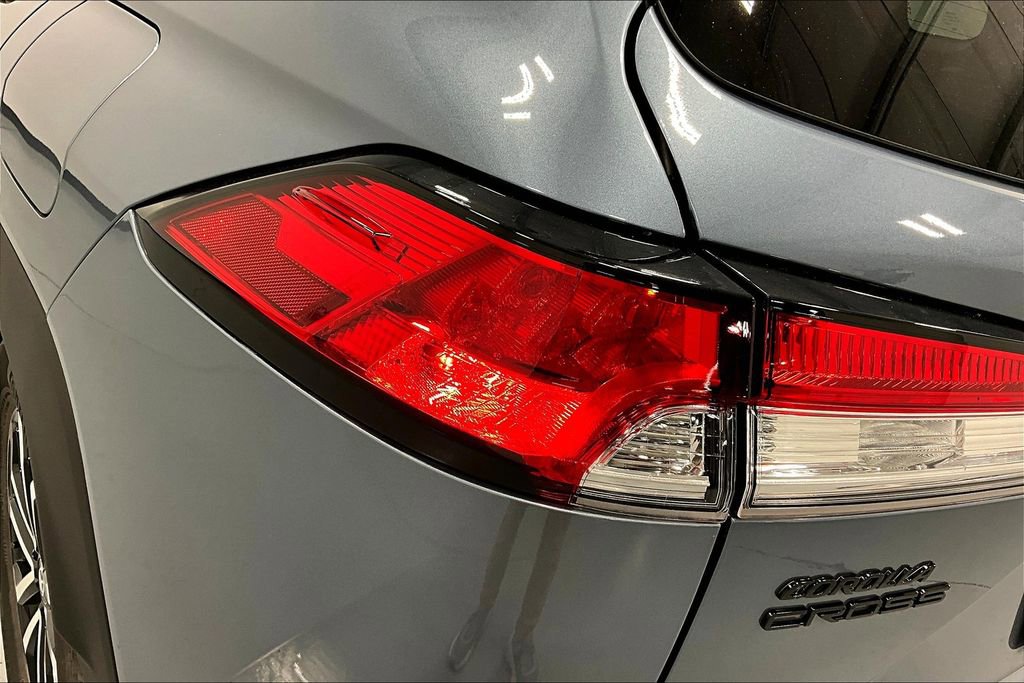 Used 2023 Toyota Corolla Cross SE image 38