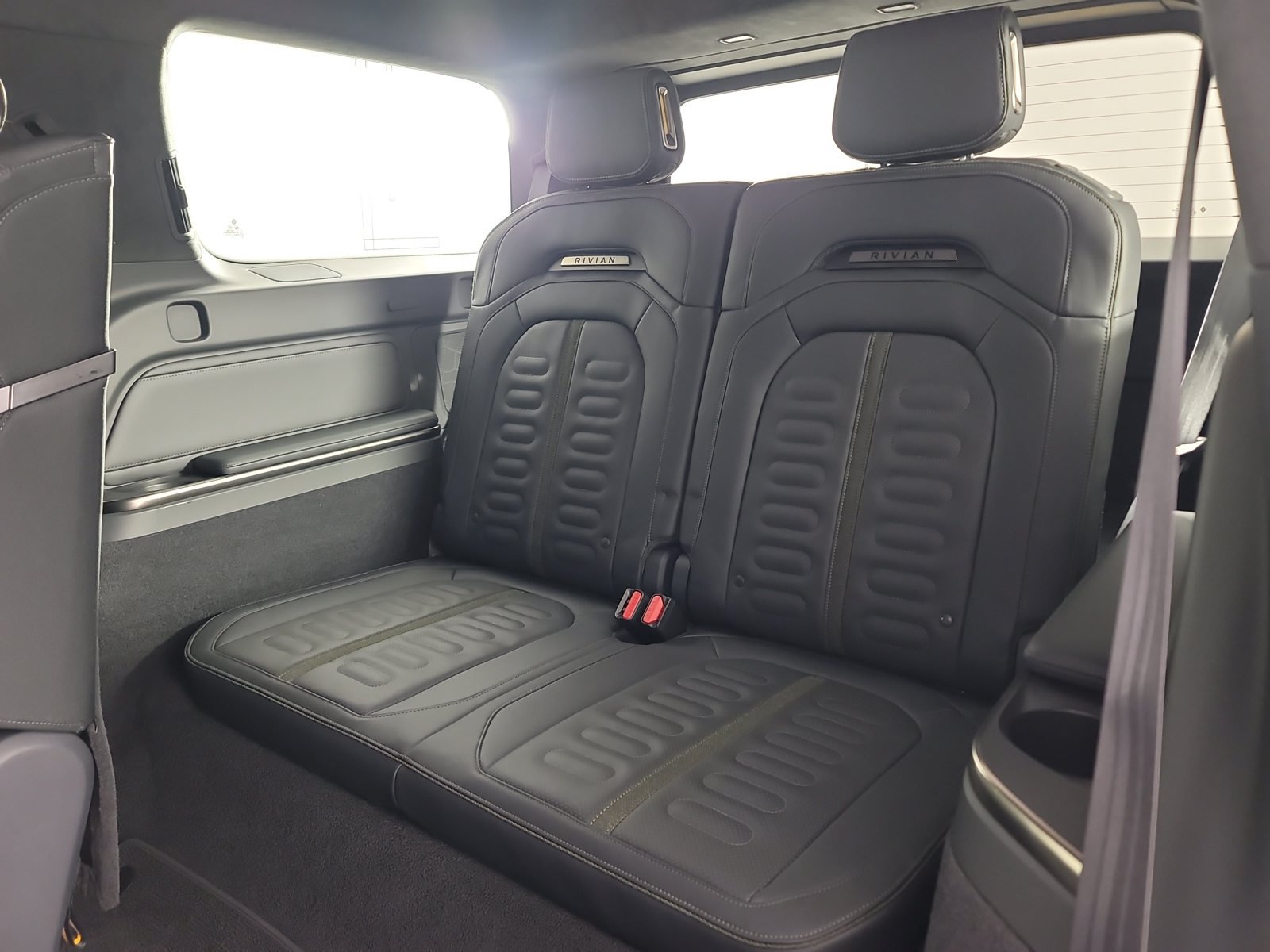 Used 2022 Rivian R1S Launch Edition Quad AWD/4WD image 22