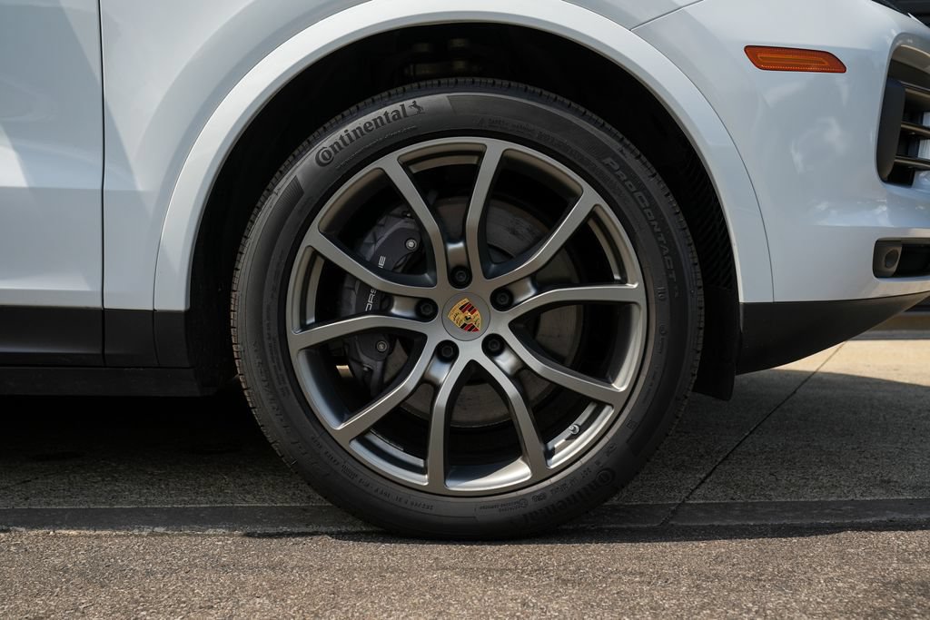 Certified 2022 Porsche Cayenne Coupe AWD/4WD image 38