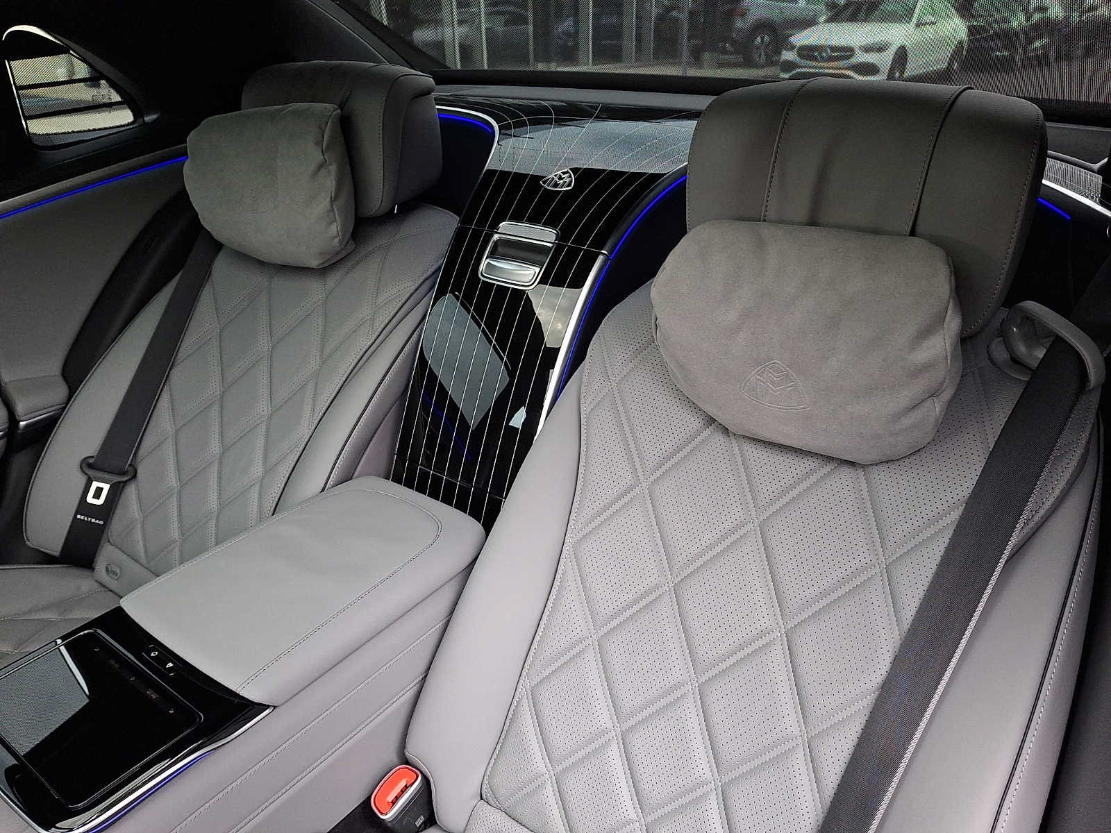 Certified 2025 Mercedes-Benz Maybach S 580 4MATIC image 11