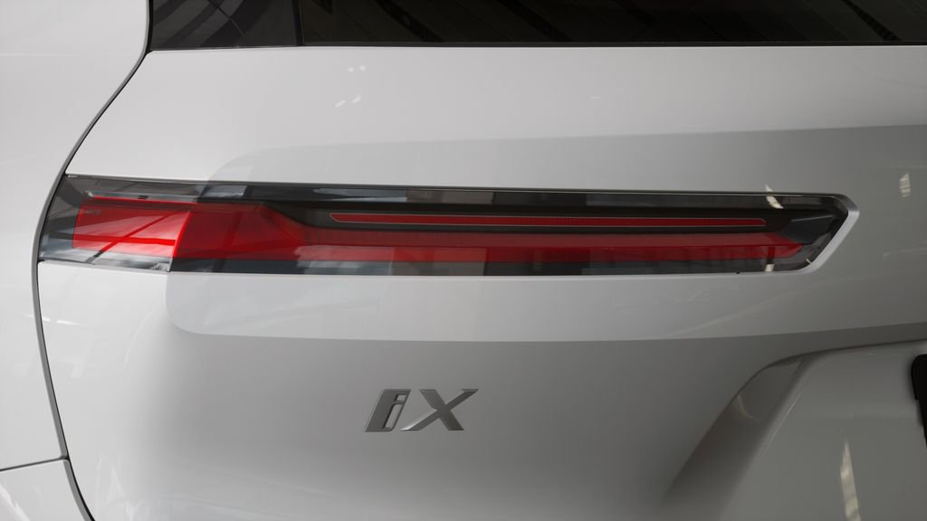 New 2026 BMW iX xDrive45 image 8