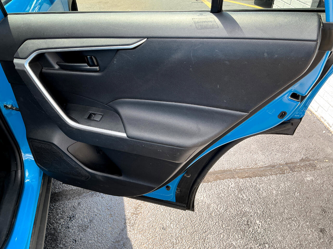 Used 2021 Toyota RAV4 LE image 21