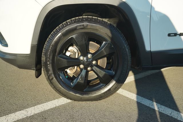 Used 2021 Jeep Cherokee Latitude Plus image 10