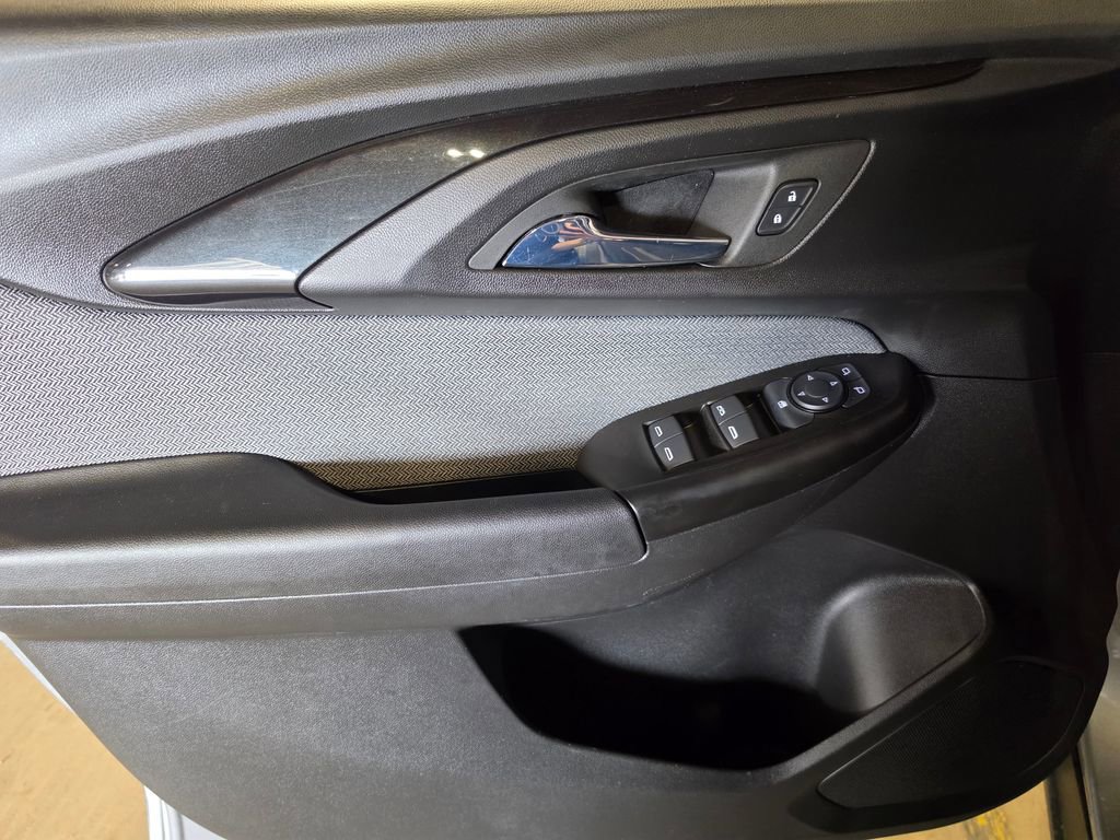 Used 2023 Chevrolet TrailBlazer LT w/ Convenience Package image 5